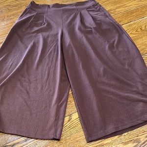 Matilda Jane brown Alice cropped pants.  Size Medium.  Elastic waistband.